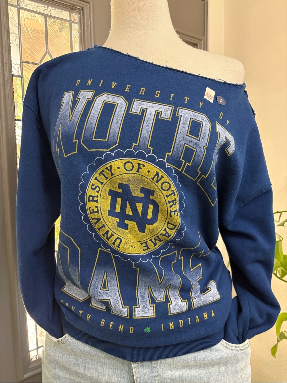 NWT Hollister Oversized Off-the-Shoulder University of Notre Dame Swestshirt